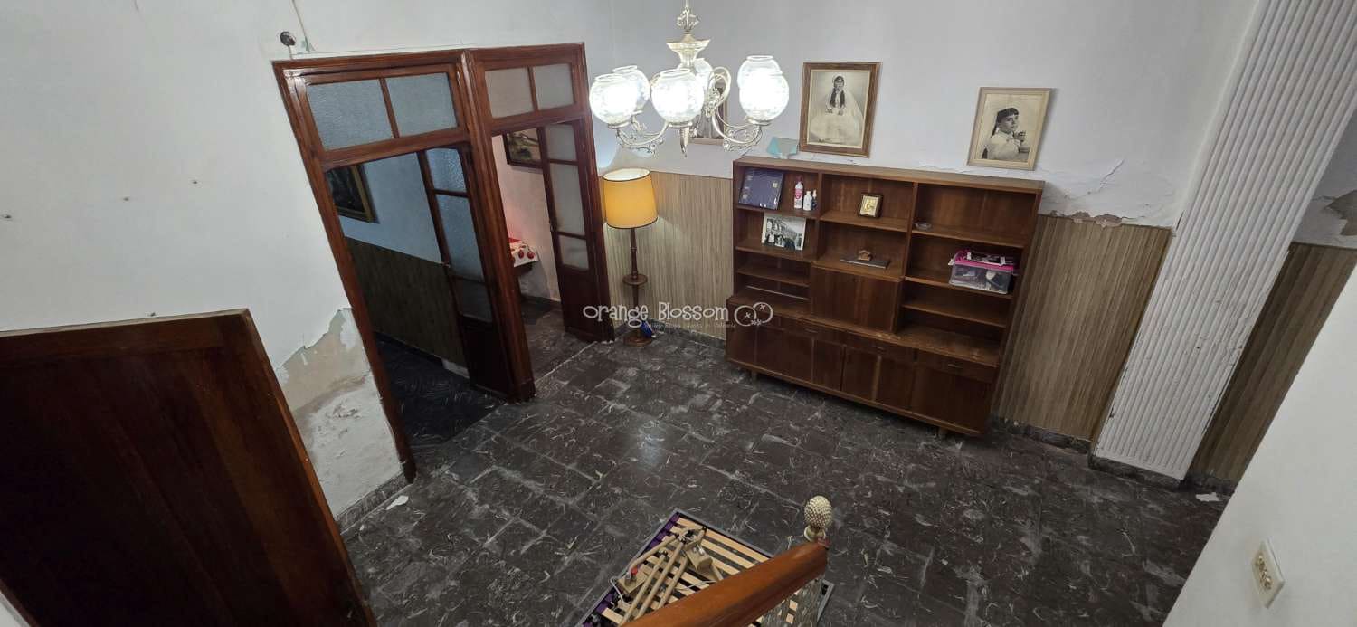 Casa de 4 habitaciones en Oliva en venta - 129.950 € (Ref: 9304865)