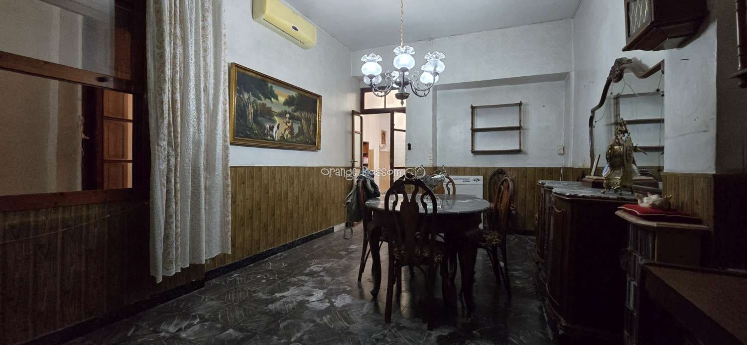 Casa de 4 habitaciones en Oliva en venta - 129.950 € (Ref: 9304865)