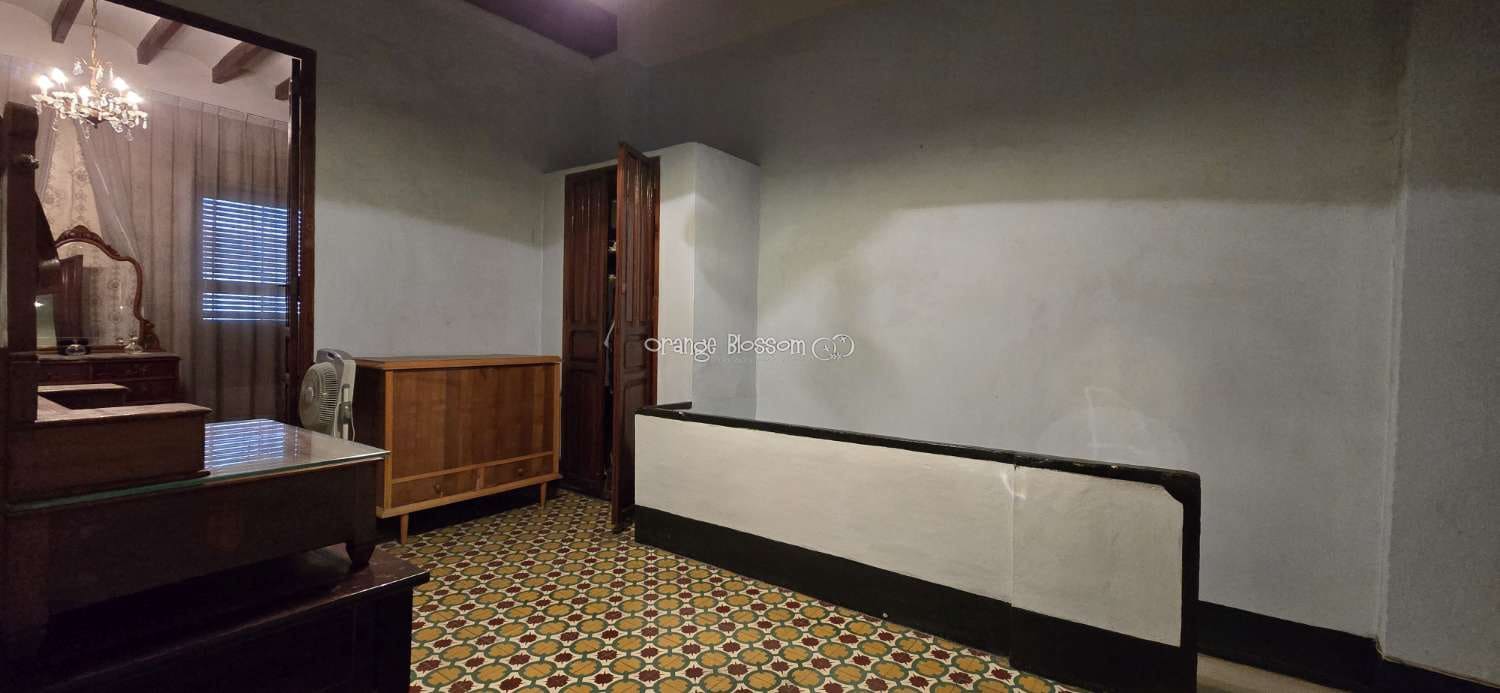 Casa de 4 habitaciones en Oliva en venta - 129.950 € (Ref: 9304865)