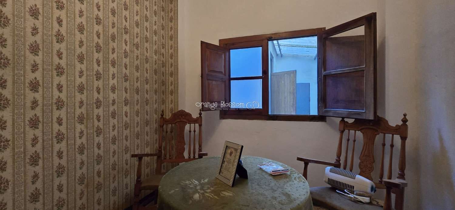 Casa de 4 habitaciones en Oliva en venta - 129.950 € (Ref: 9304865)