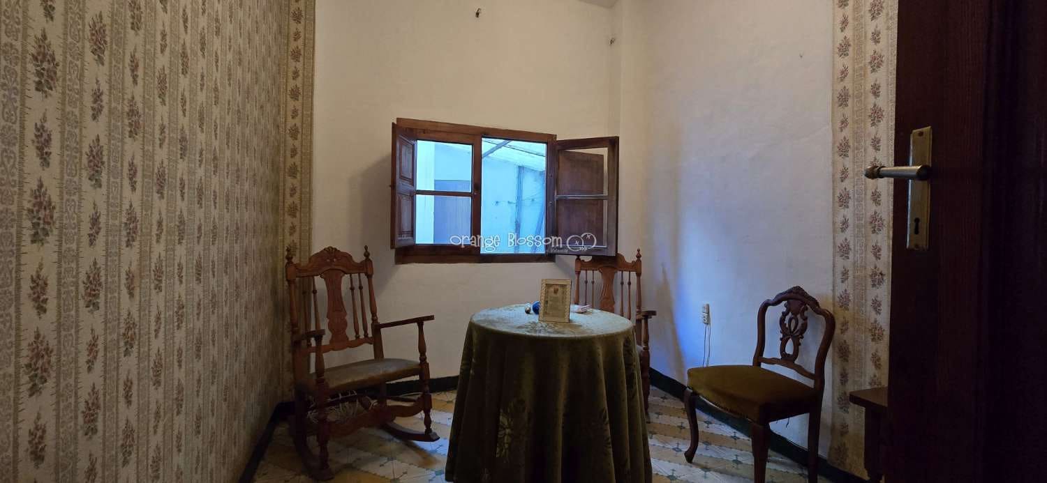 Casa de 4 habitaciones en Oliva en venta - 129.950 € (Ref: 9304865)