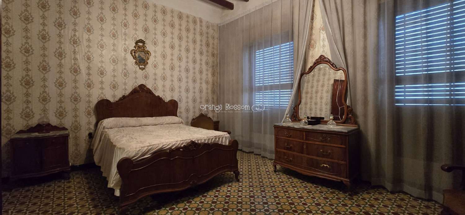 Casa de 4 habitaciones en Oliva en venta - 129.950 € (Ref: 9304865)