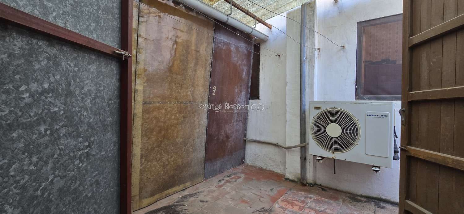 Casa de 4 habitaciones en Oliva en venta - 129.950 € (Ref: 9304865)