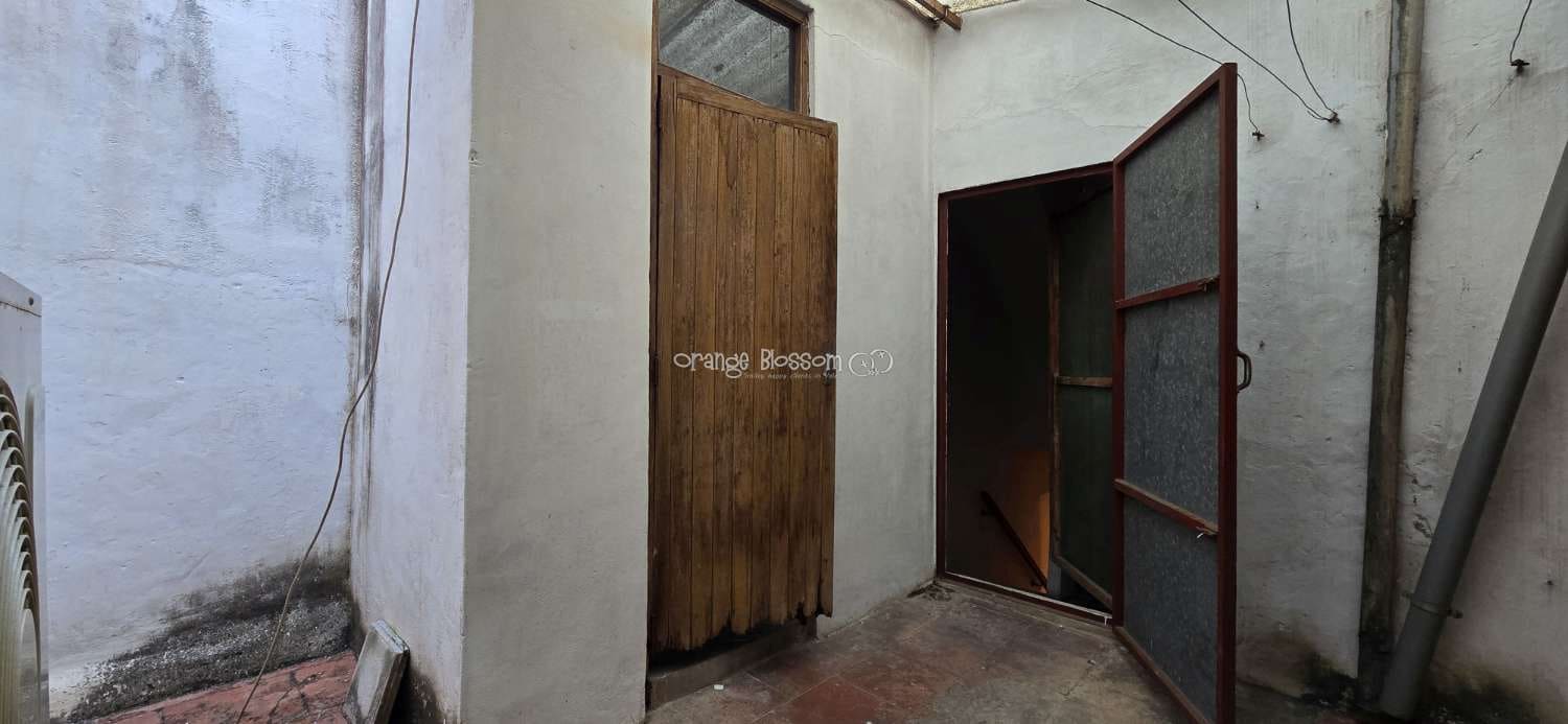 Casa de 4 habitaciones en Oliva en venta - 129.950 € (Ref: 9304865)