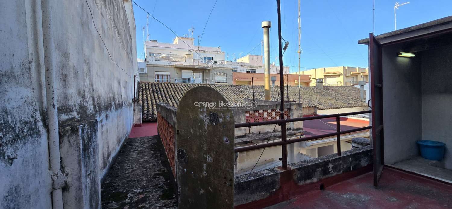 Casa de 4 habitaciones en Oliva en venta - 129.950 € (Ref: 9304865)