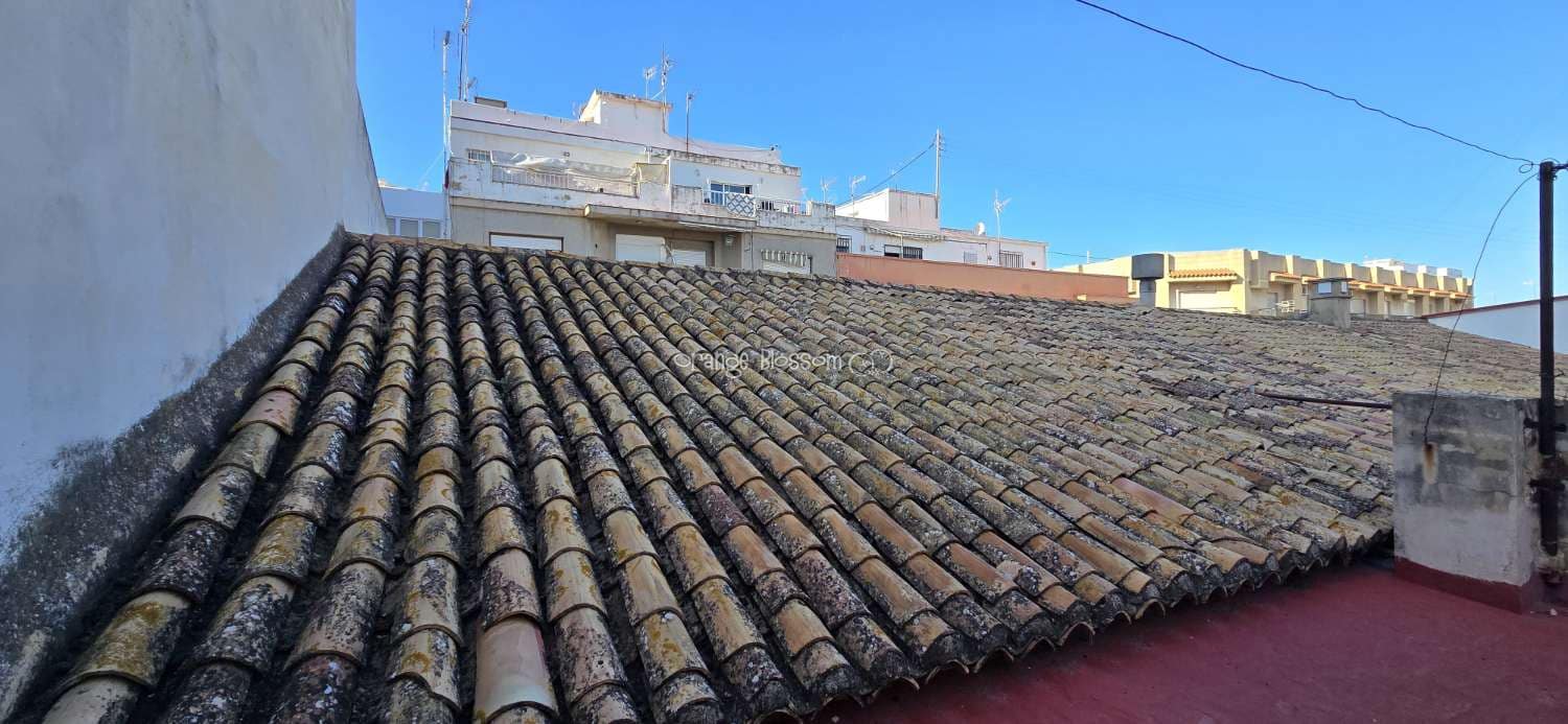 Casa de 4 habitaciones en Oliva en venta - 129.950 € (Ref: 9304865)