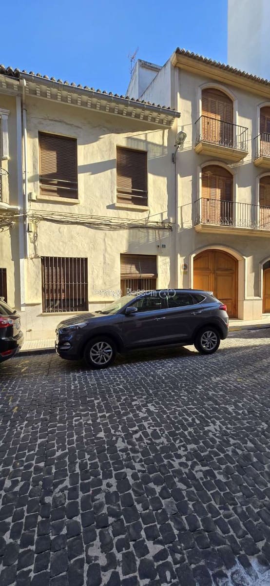 Casa de 4 habitaciones en Oliva en venta - 129.950 € (Ref: 9304865)