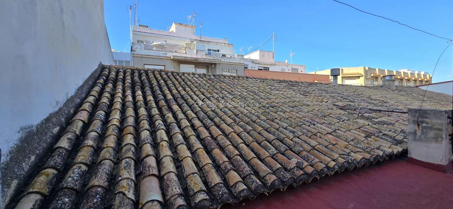 Casa de 4 habitaciones en Oliva en venta - 129.950 € (Ref: 9304865)