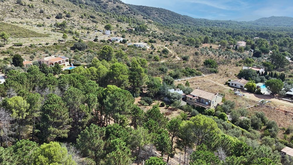 5 bedroom Villa for sale in Villalonga with pool garage - € 269,950 (Ref: 9472001)