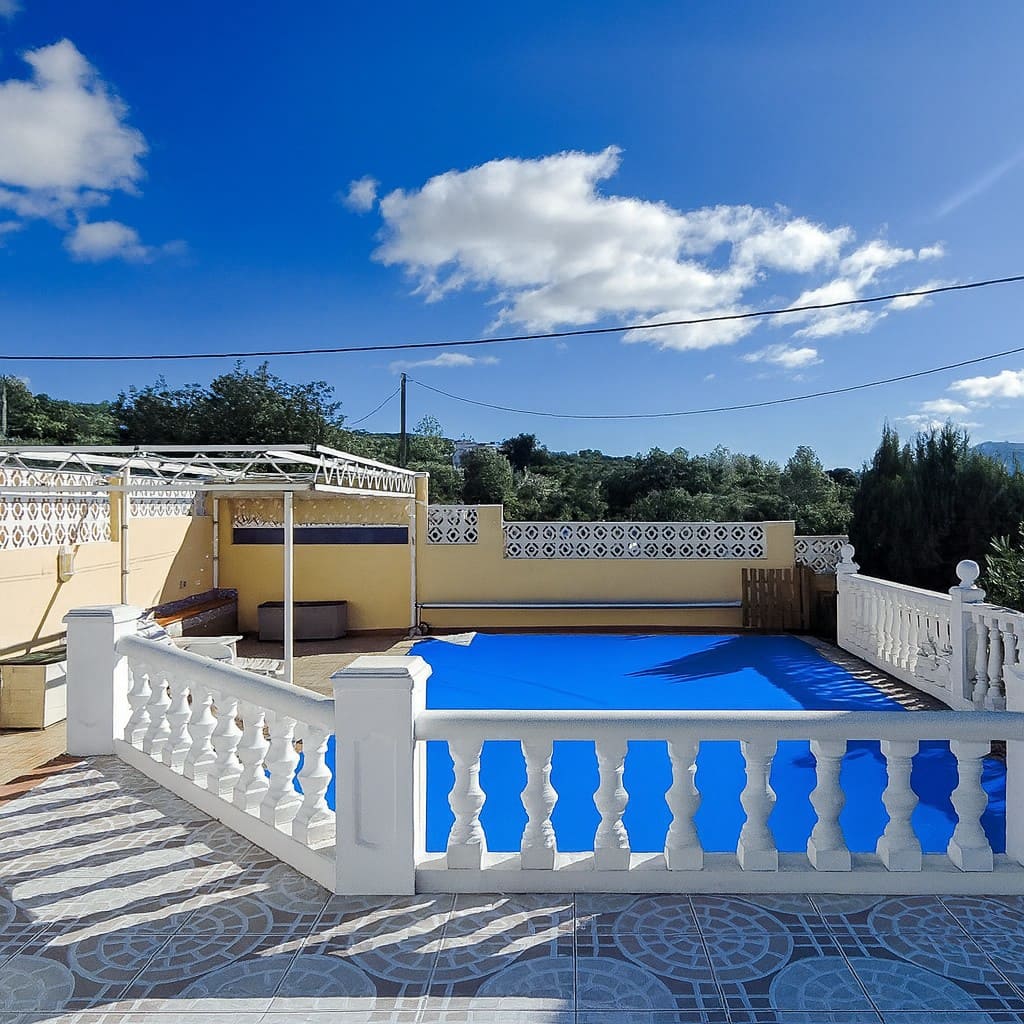 4 bedroom Villa for sale in Benicolet with pool - € 320,000 (Ref: 9499628)