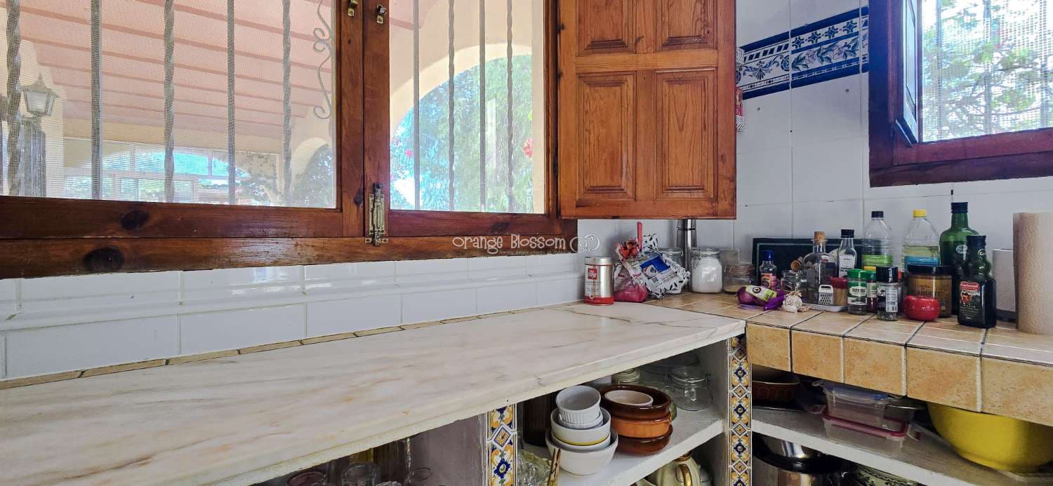 4 bedroom Villa for sale in Benicolet with pool - € 320,000 (Ref: 9499628)