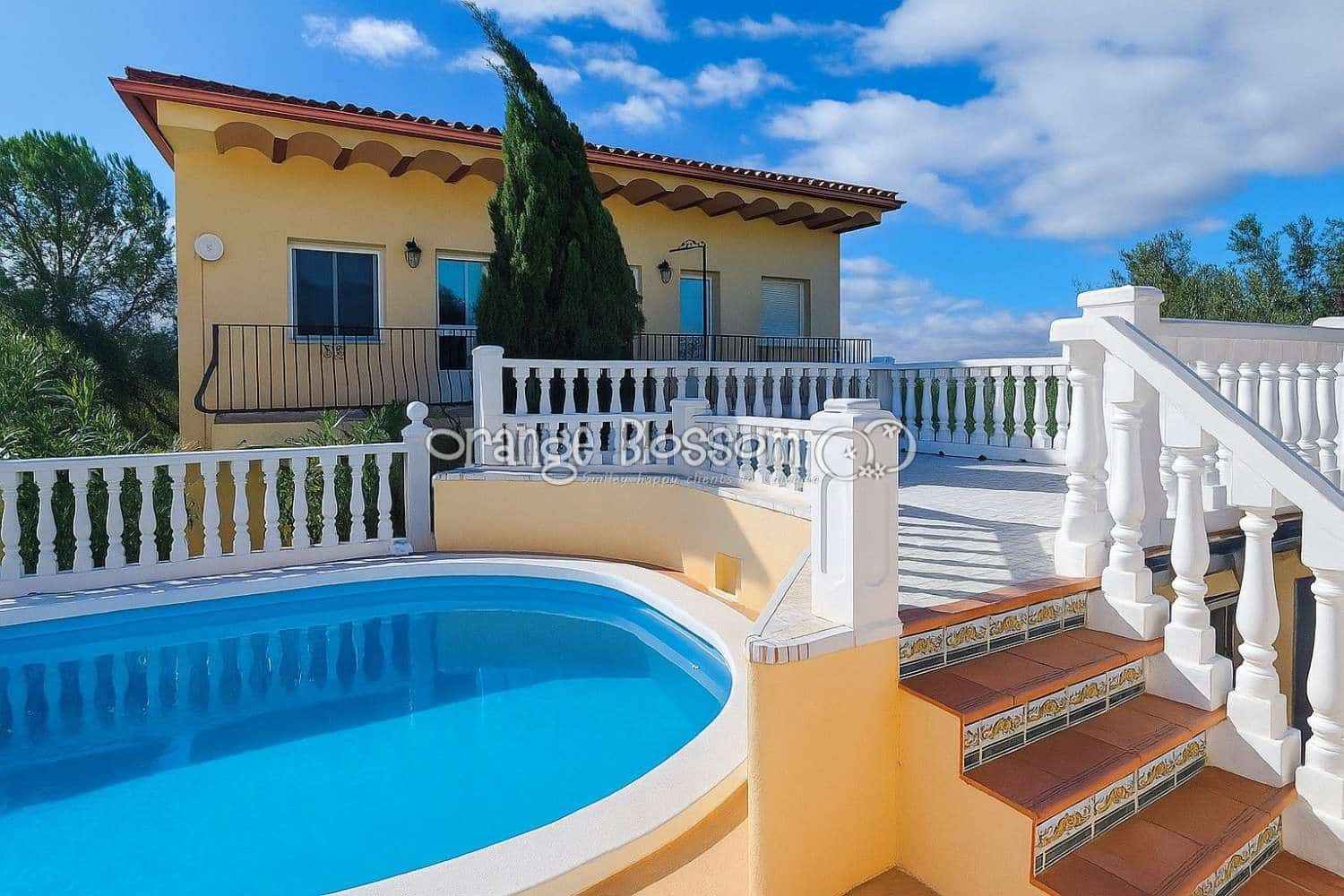 4 bedroom Villa for sale in Benicolet with pool - € 320,000 (Ref: 9499628)