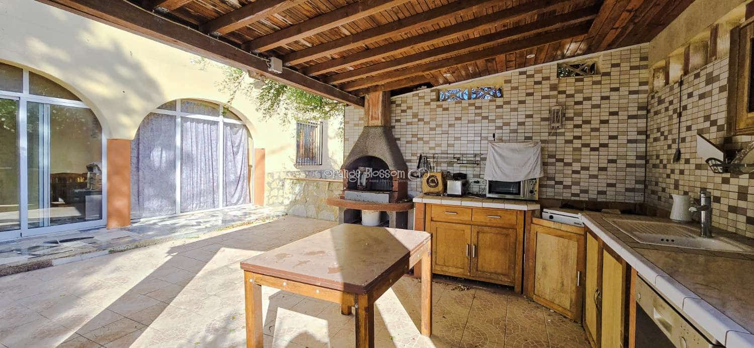 4 bedroom Villa for sale in Benicolet with pool - € 320,000 (Ref: 9499628)