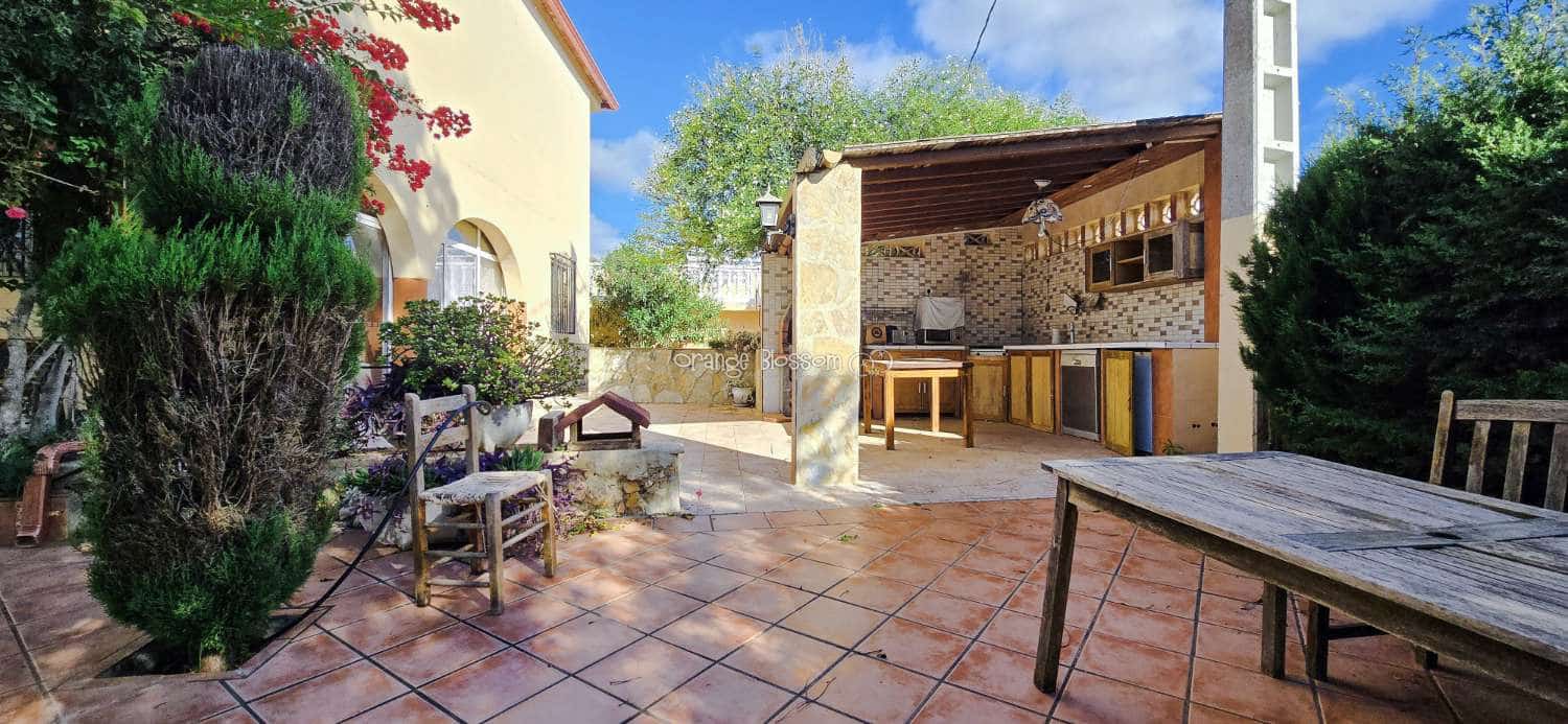 4 bedroom Villa for sale in Benicolet with pool - € 320,000 (Ref: 9499628)