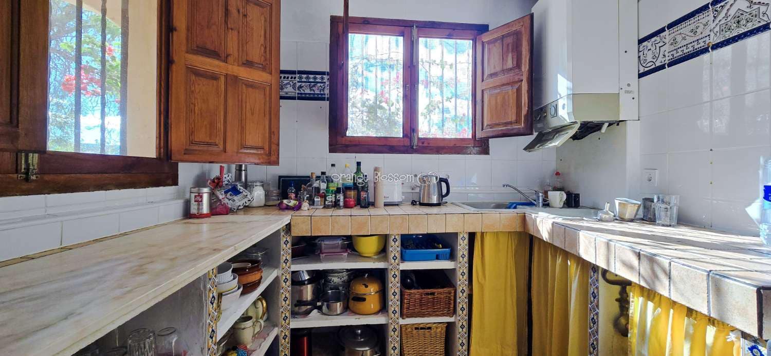 4 bedroom Villa for sale in Benicolet with pool - € 320,000 (Ref: 9499628)