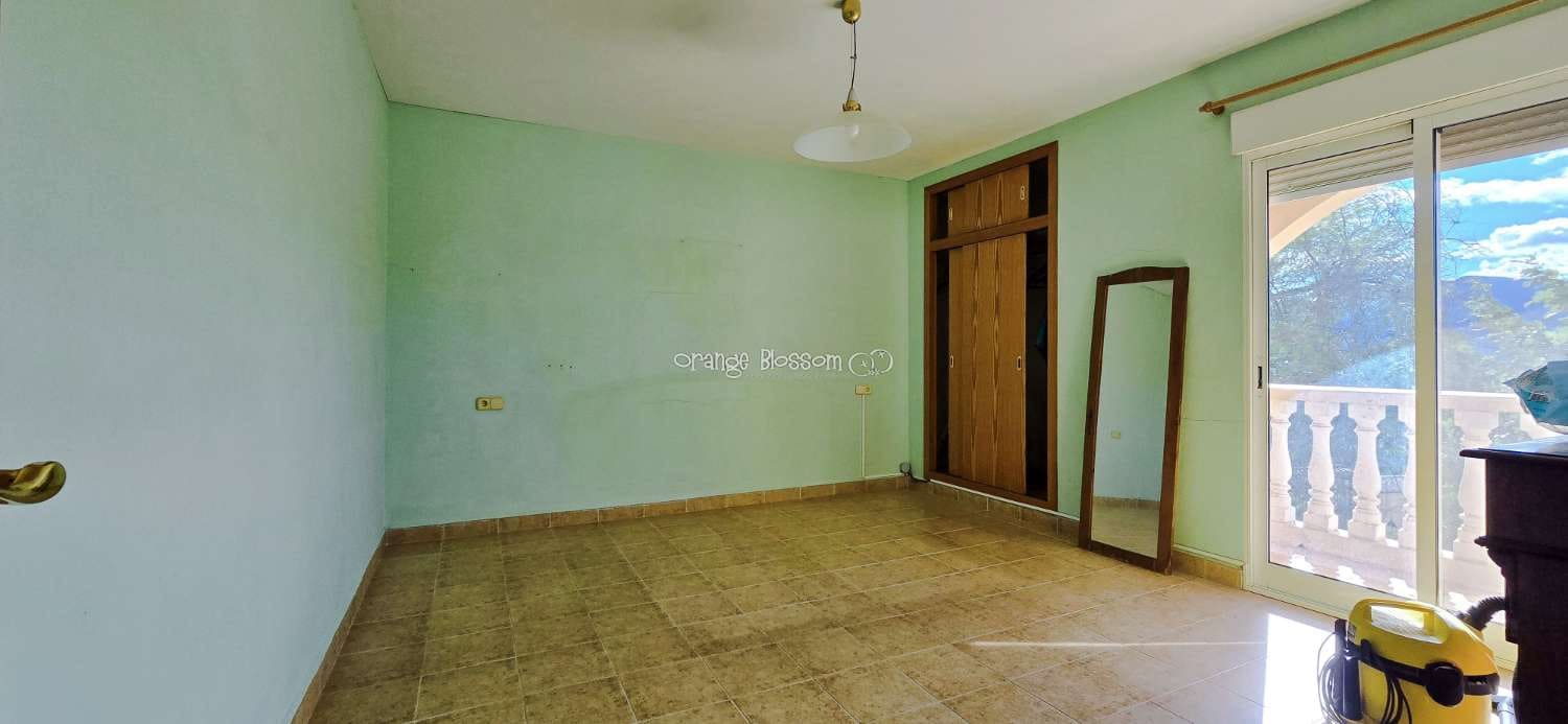 4 bedroom Villa for sale in Benicolet with pool - € 320,000 (Ref: 9499628)