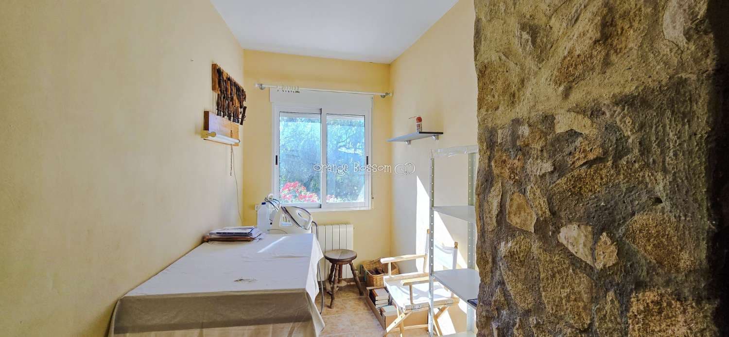 4 bedroom Villa for sale in Benicolet with pool - € 320,000 (Ref: 9499628)