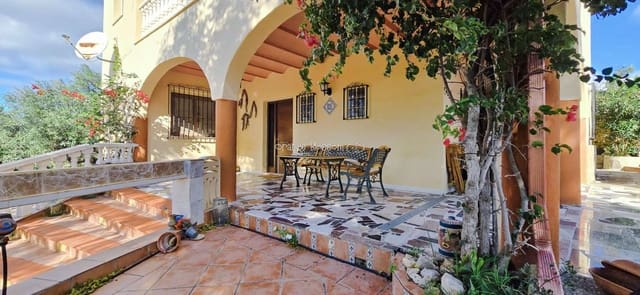 4 bedroom Villa for sale in Benicolet with pool - € 320,000 (Ref: 9499628)