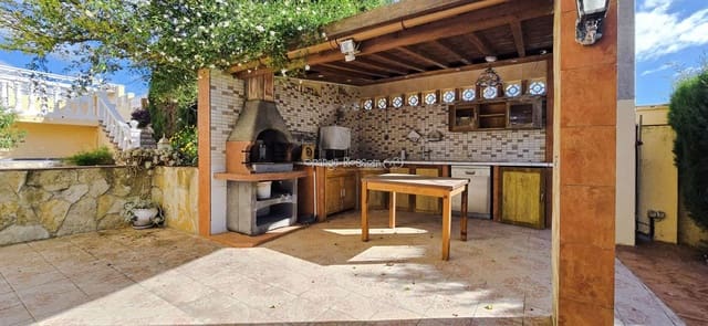 4 bedroom Villa for sale in Benicolet with pool - € 320,000 (Ref: 9499628)