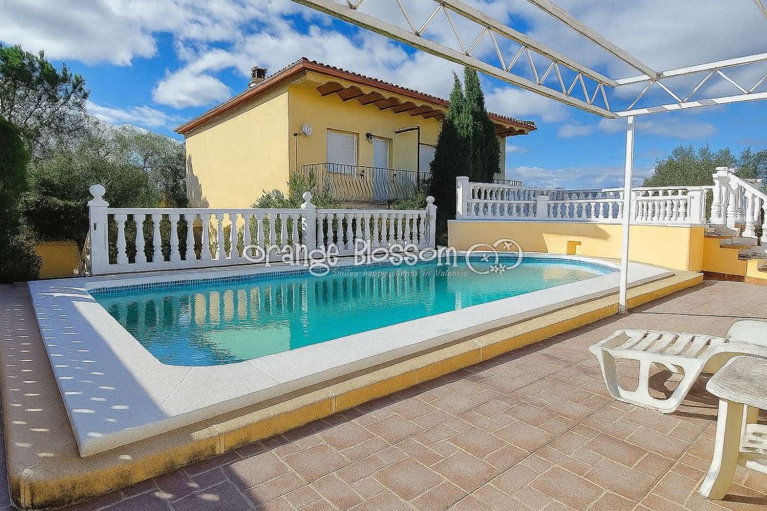 4 bedroom Villa for sale in Benicolet with pool - € 320,000 (Ref: 9499628)