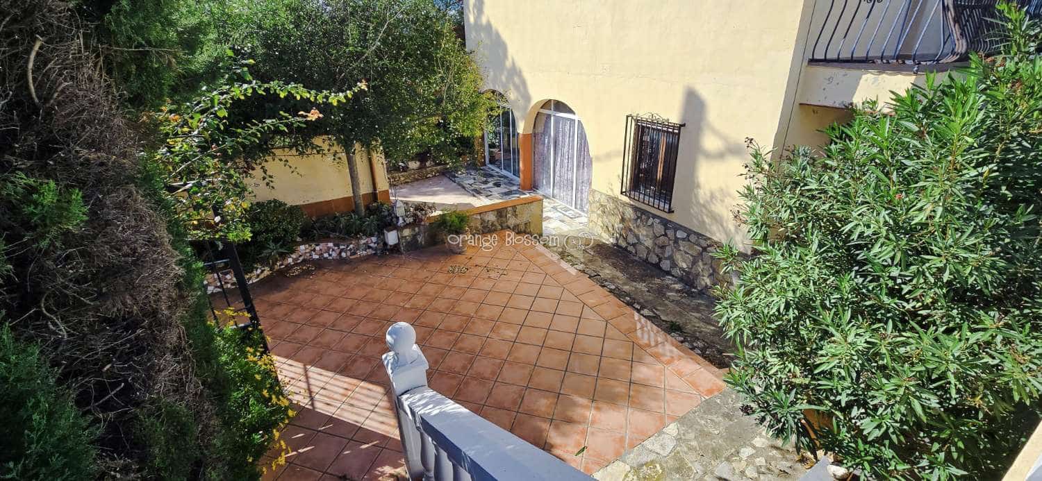 4 bedroom Villa for sale in Benicolet with pool - € 320,000 (Ref: 9499628)