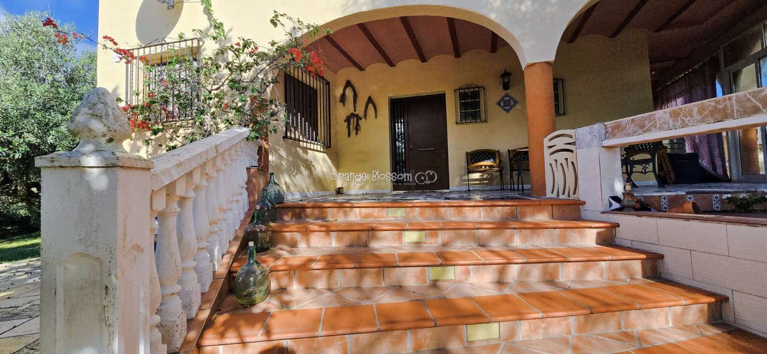 4 bedroom Villa for sale in Benicolet with pool - € 320,000 (Ref: 9499628)
