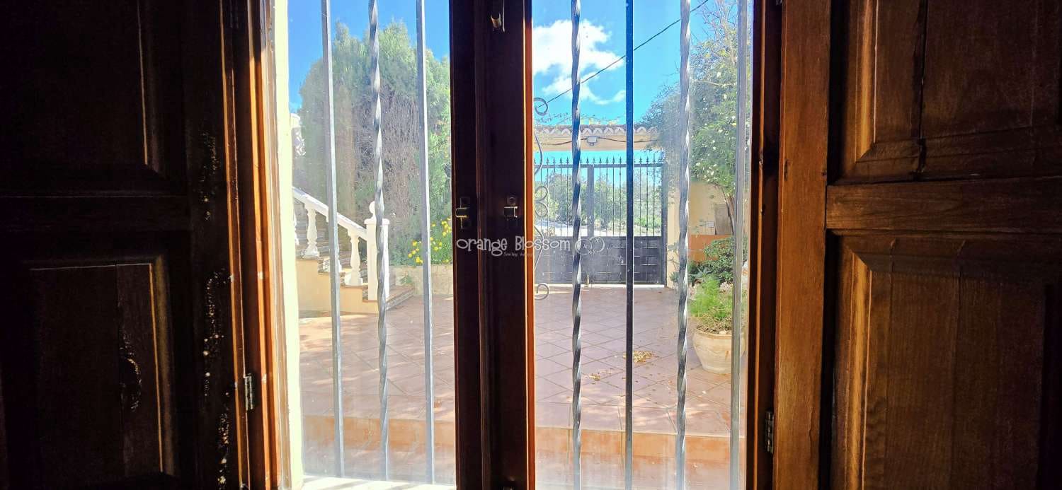 4 bedroom Villa for sale in Benicolet with pool - € 320,000 (Ref: 9499628)