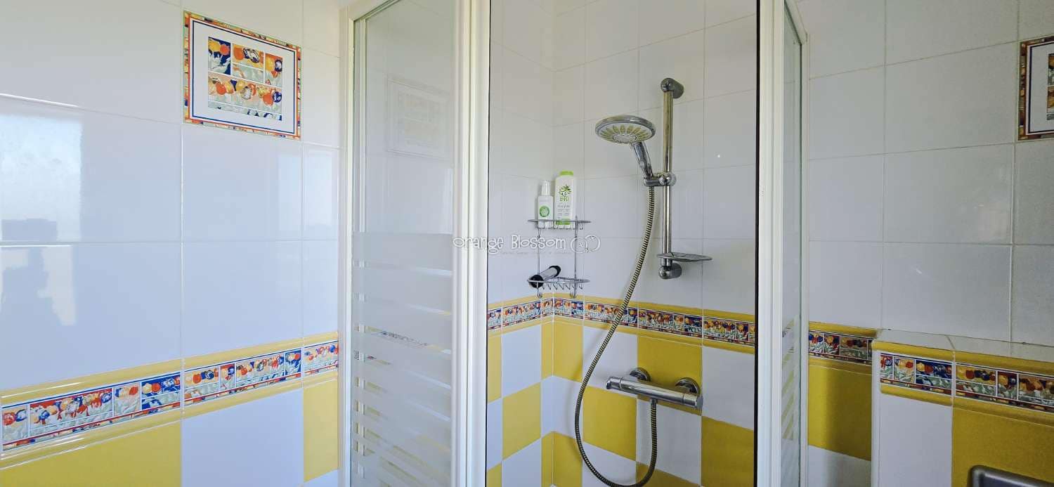 4 bedroom Villa for sale in Benicolet with pool - € 320,000 (Ref: 9499628)