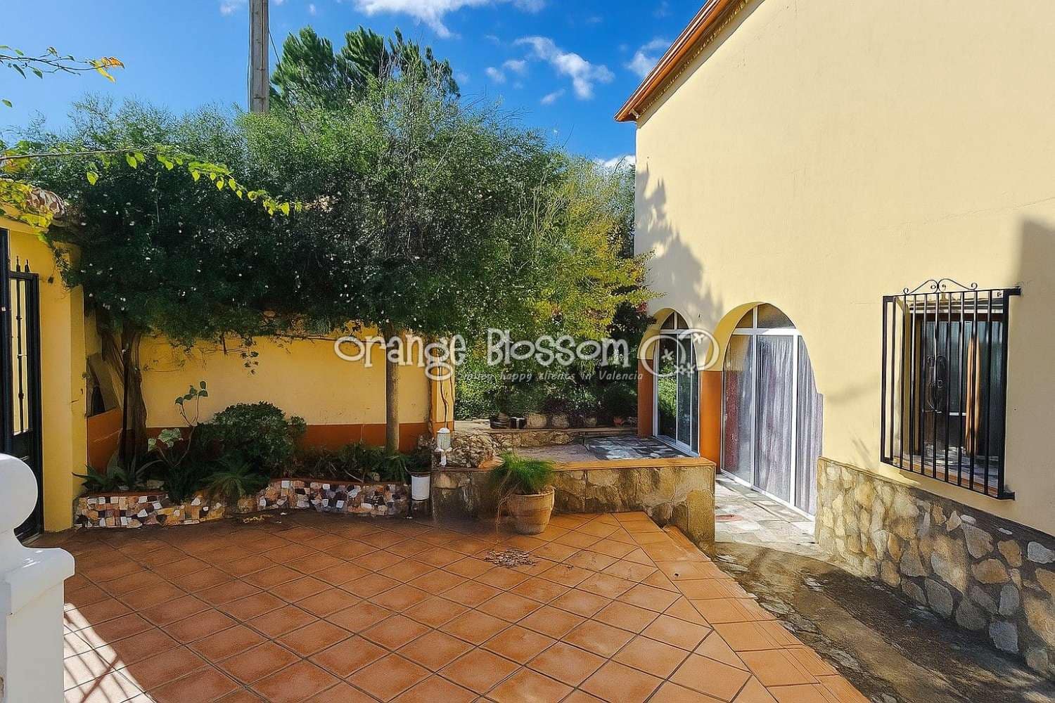 4 bedroom Villa for sale in Benicolet with pool - € 320,000 (Ref: 9499628)