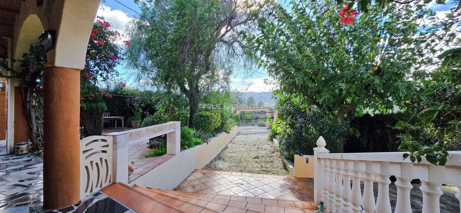 4 bedroom Villa for sale in Benicolet with pool - € 320,000 (Ref: 9499628)