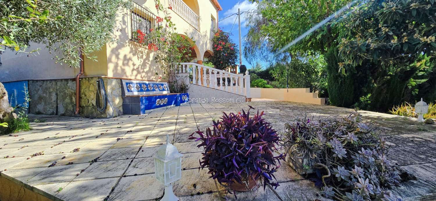 4 bedroom Villa for sale in Benicolet with pool - € 320,000 (Ref: 9499628)