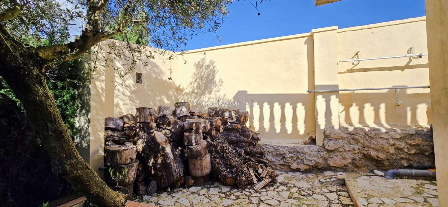 4 bedroom Villa for sale in Benicolet with pool - € 320,000 (Ref: 9499628)