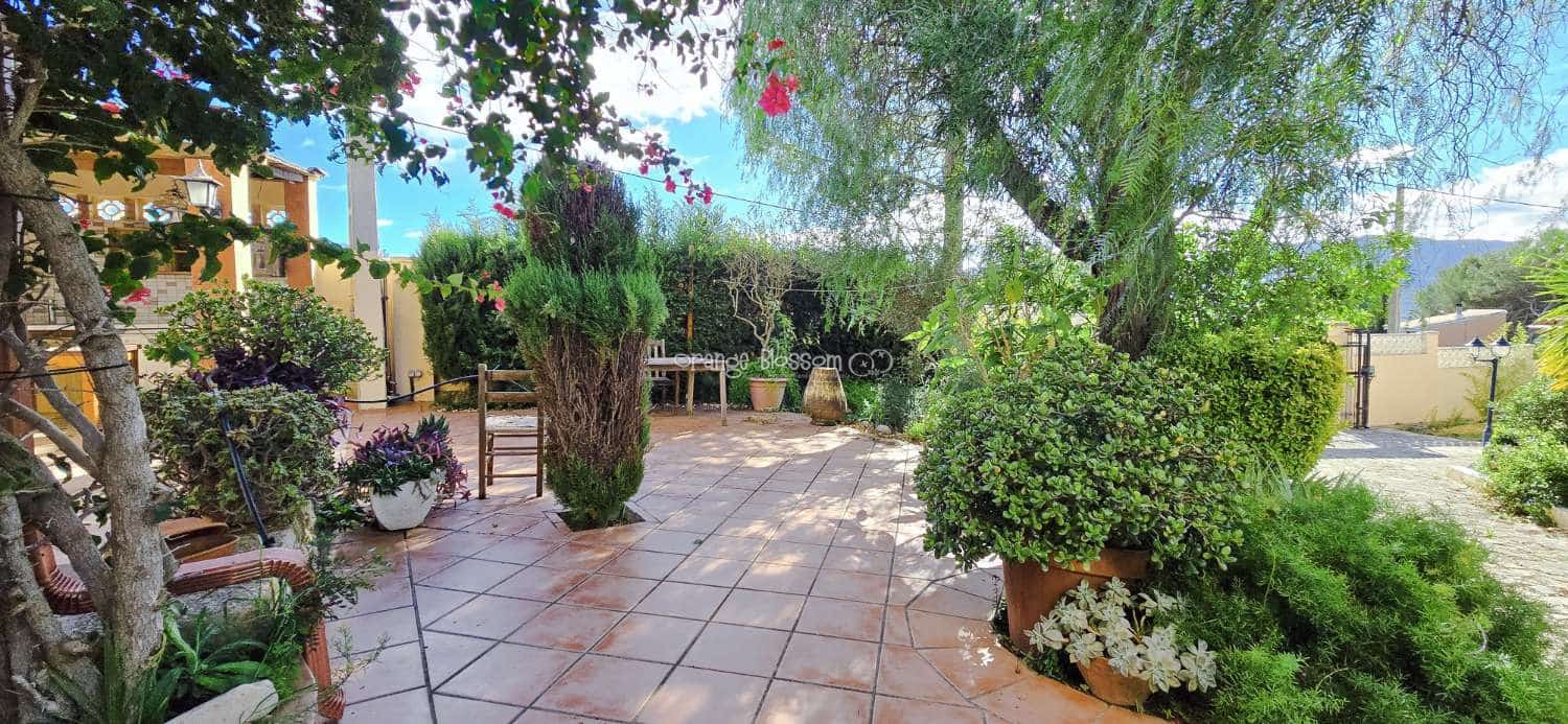 4 bedroom Villa for sale in Benicolet with pool - € 320,000 (Ref: 9499628)