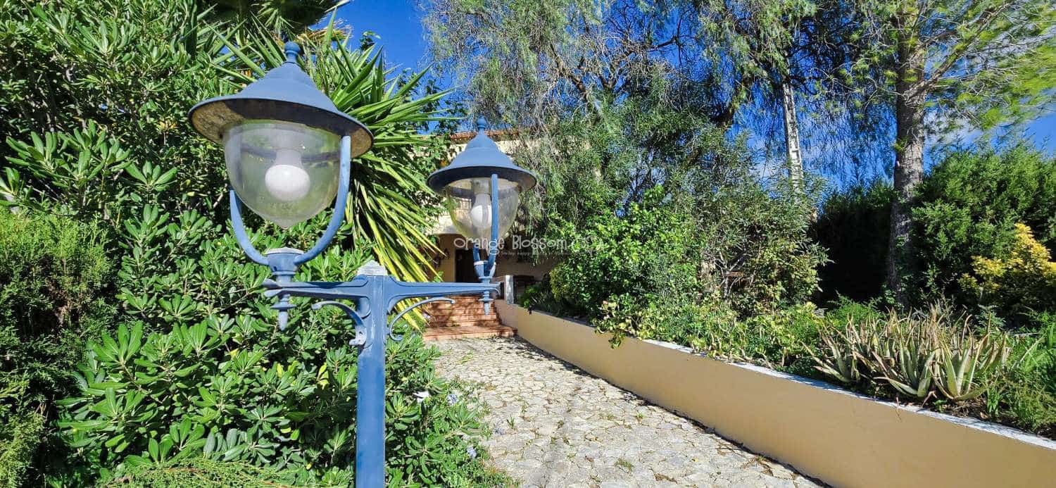 4 bedroom Villa for sale in Benicolet with pool - € 320,000 (Ref: 9499628)