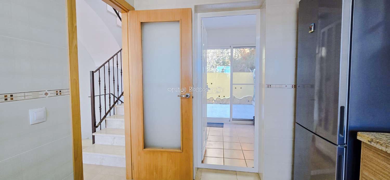 3 soverom Rekkehus til salgs i Ador med svømmebasseng garasje - € 220 000 (Ref: 9537185)