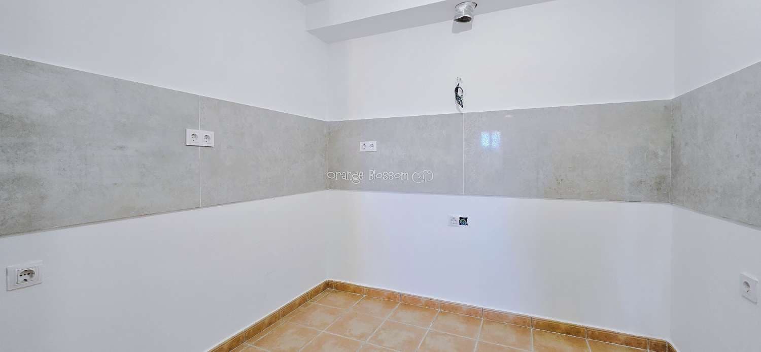 3 soverom Rekkehus til salgs i Ador med svømmebasseng garasje - € 220 000 (Ref: 9537185)