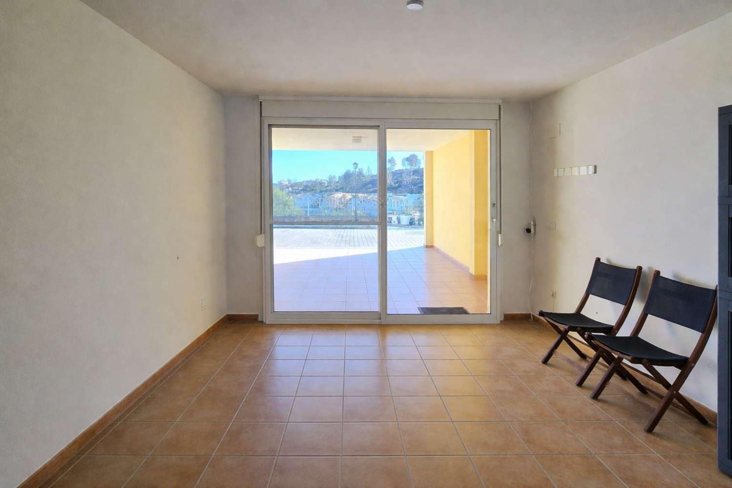 3 soverom Rekkehus til salgs i Ador med svømmebasseng garasje - € 220 000 (Ref: 9537185)