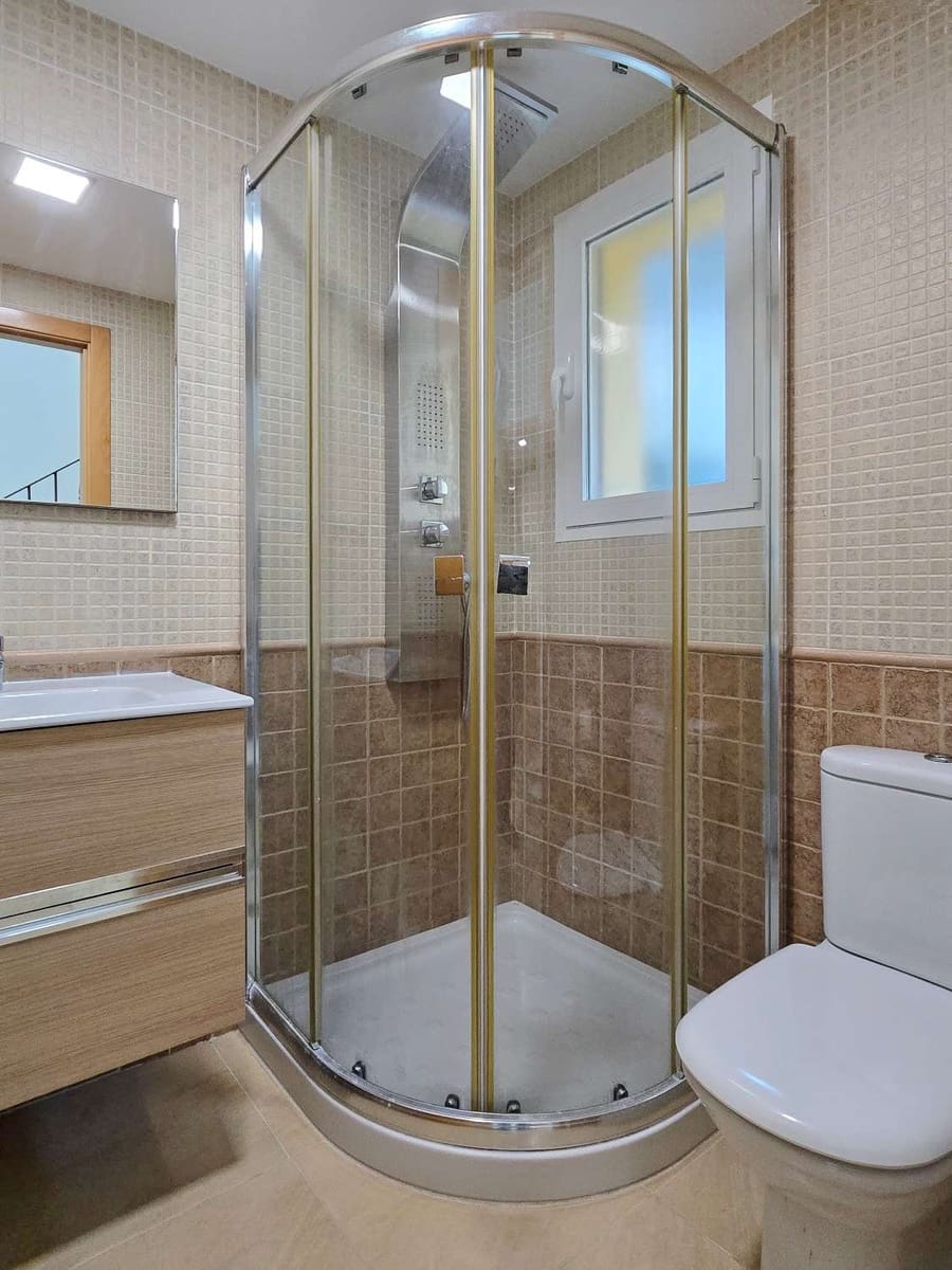 3 camera da letto Villetta a Schiera in vendita in Ador con piscina garage - 230.000 € (Rif: 9537186)