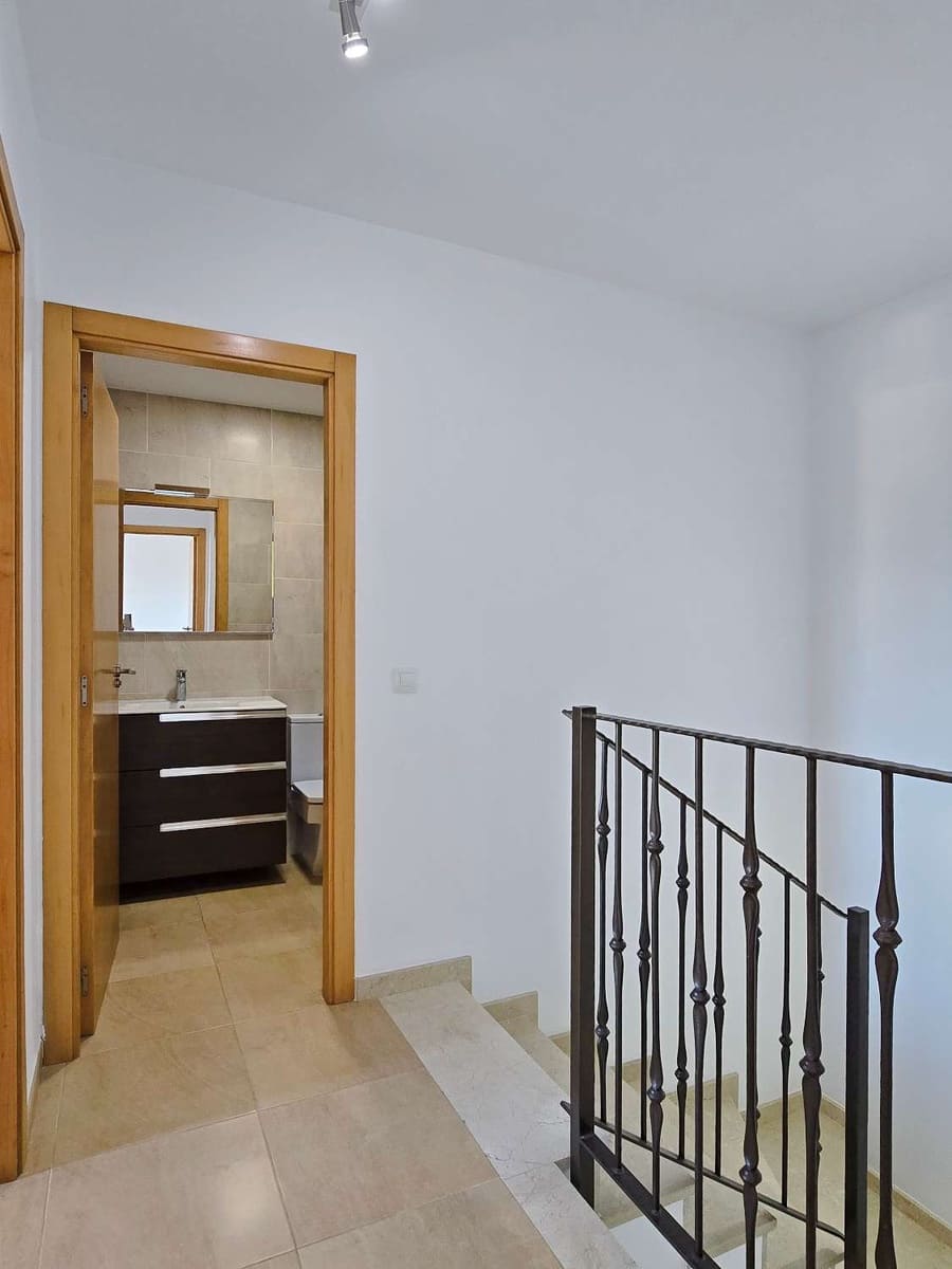 3 camera da letto Villetta a Schiera in vendita in Ador con piscina garage - 230.000 € (Rif: 9537186)