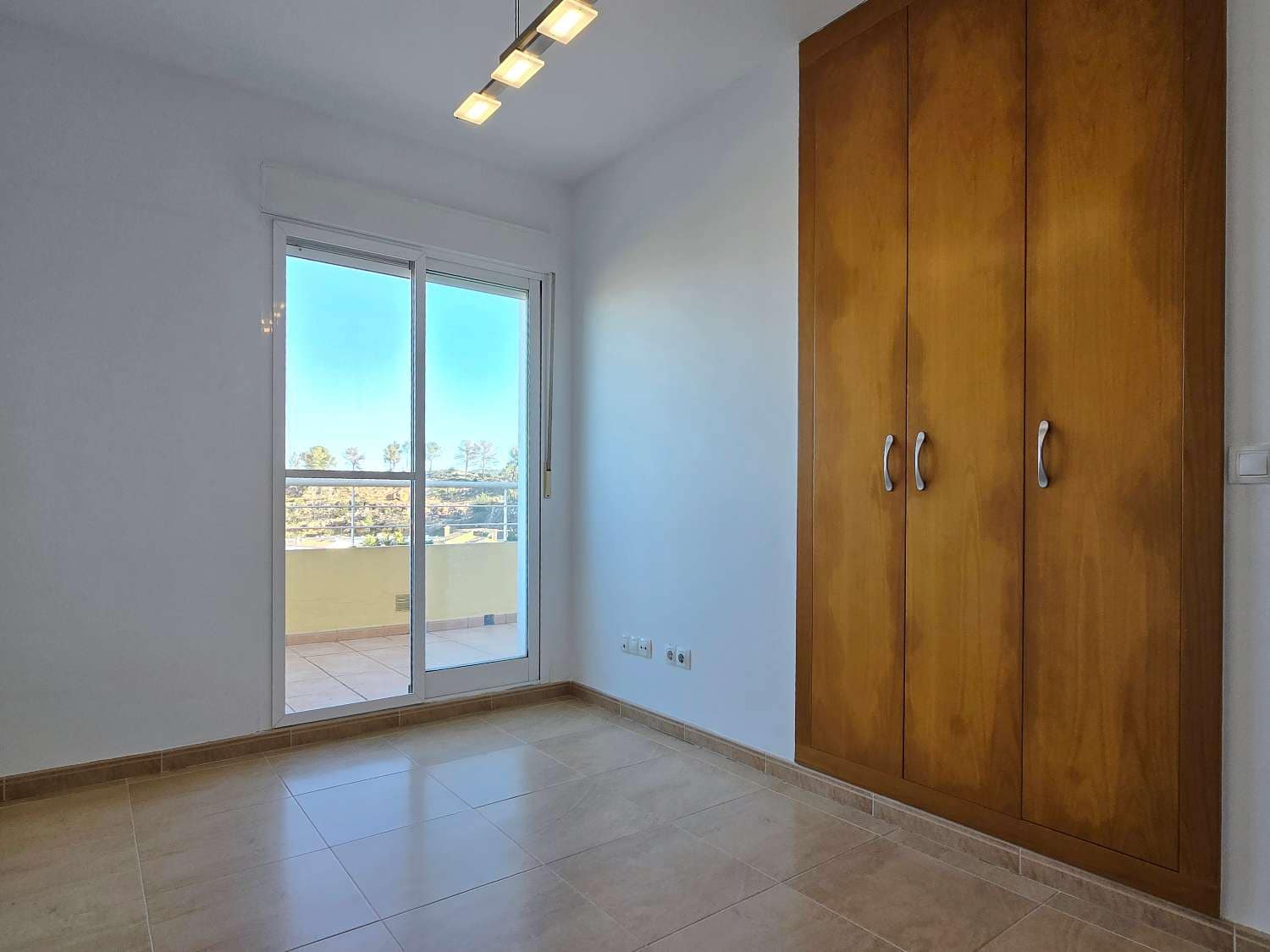 3 camera da letto Villetta a Schiera in vendita in Ador con piscina garage - 230.000 € (Rif: 9537186)