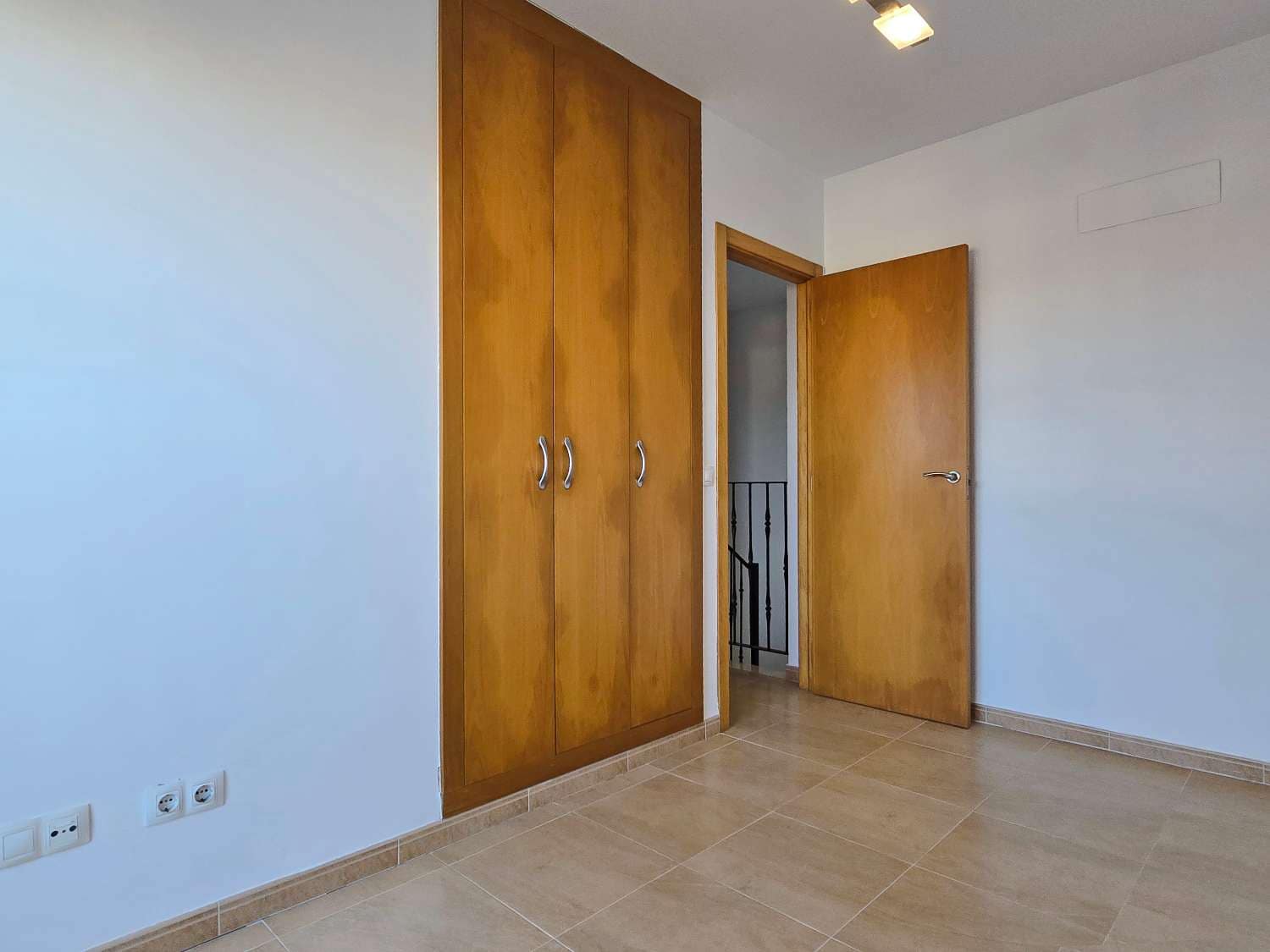 3 camera da letto Villetta a Schiera in vendita in Ador con piscina garage - 230.000 € (Rif: 9537186)