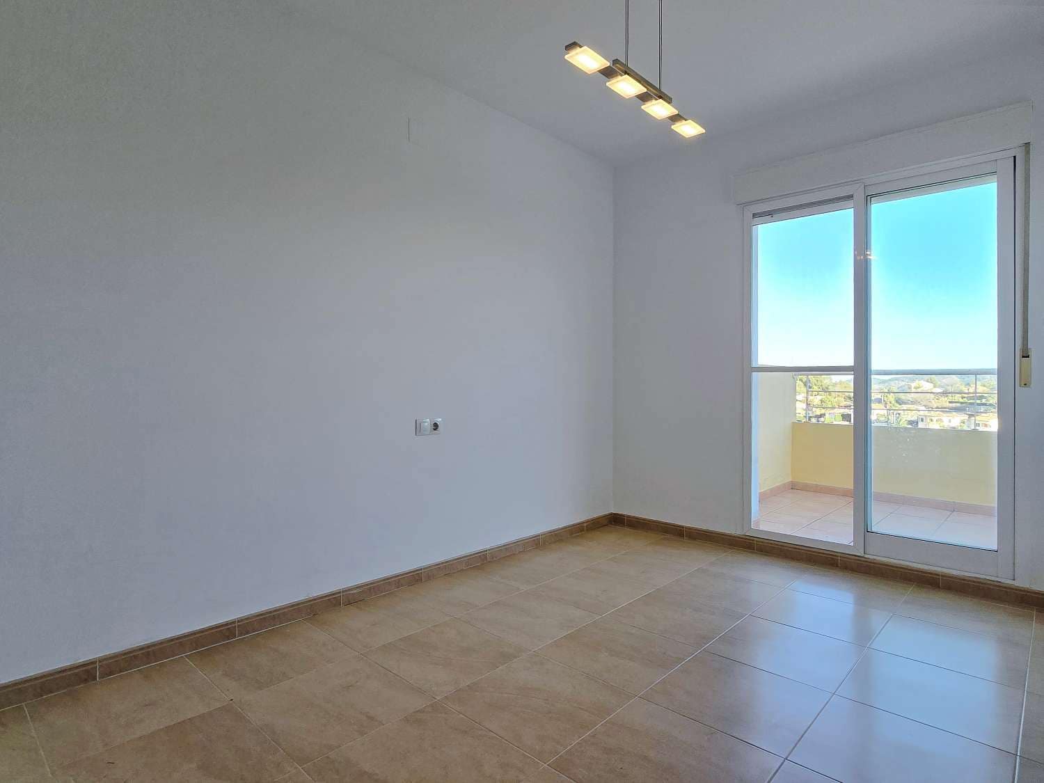 3 camera da letto Villetta a Schiera in vendita in Ador con piscina garage - 230.000 € (Rif: 9537186)