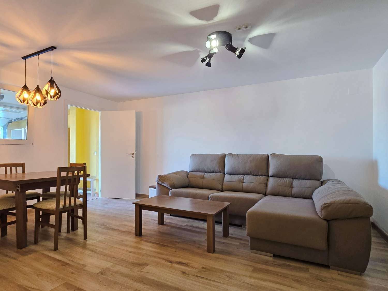 3 camera da letto Villetta a Schiera in vendita in Ador con piscina garage - 230.000 € (Rif: 9537186)