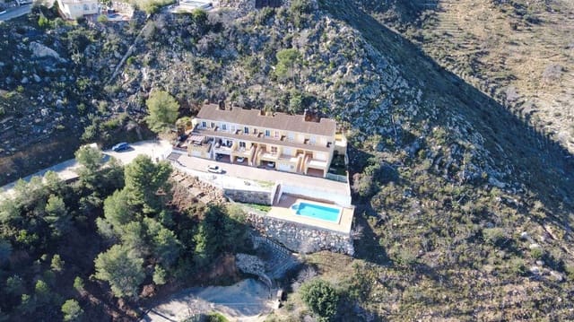 3 camera da letto Villetta a Schiera in vendita in Ador con piscina garage - 230.000 € (Rif: 9537186)