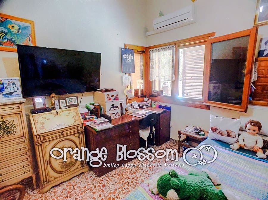 3 slaapkamer Villa te koop in Valencia stad met zwembad - € 209.000 (Ref: 9575521)