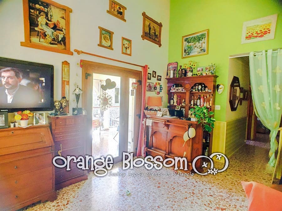 3 slaapkamer Villa te koop in Valencia stad met zwembad - € 209.000 (Ref: 9575521)