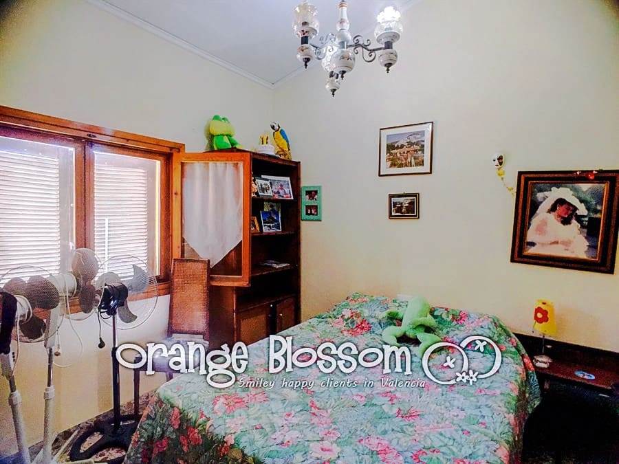 3 slaapkamer Villa te koop in Valencia stad met zwembad - € 209.000 (Ref: 9575521)