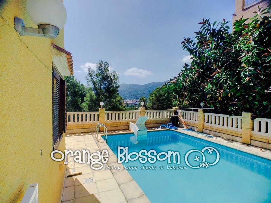 3 slaapkamer Villa te koop in Valencia stad met zwembad - € 209.000 (Ref: 9575521)