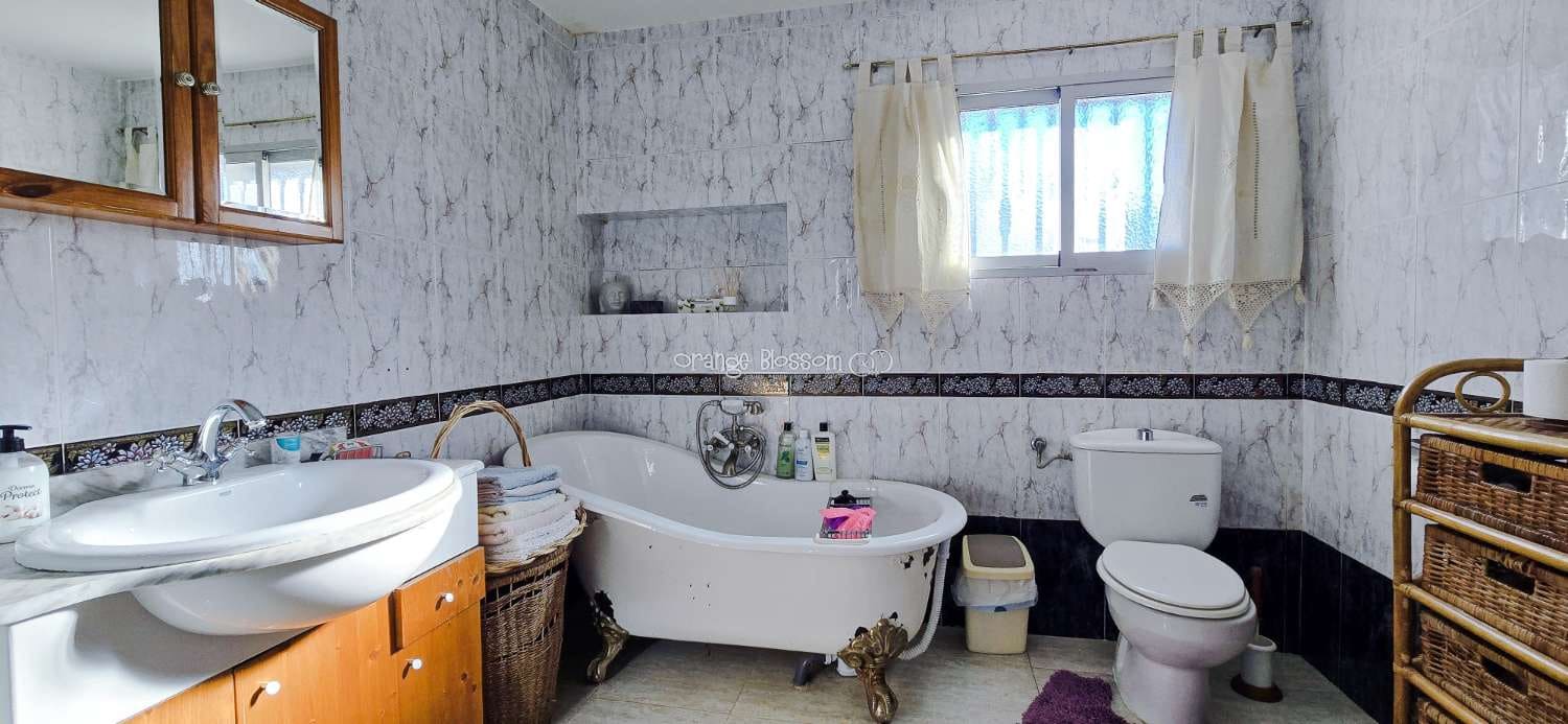 Chalet de 5 habitaciones en Villalonga en venta con piscina - 299.950 € (Ref: 9627143)