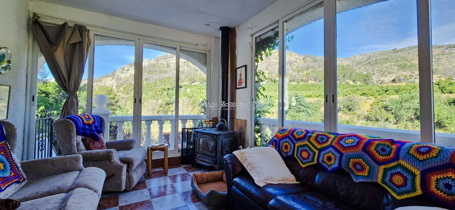 Chalet de 5 habitaciones en Villalonga en venta con piscina - 299.950 € (Ref: 9627143)